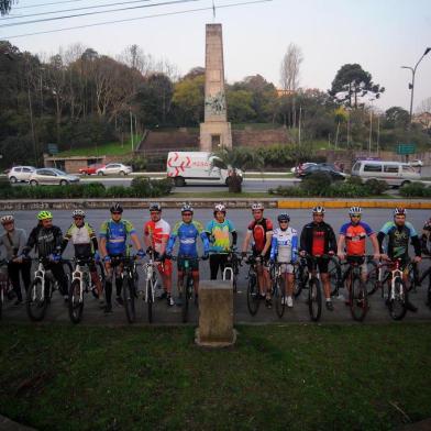  CAXIAS  DO SUL, RS, BRASIL 17/08/2018Caxias do Sul terá dois passeios para quem deseja conhecer um pouco mais da cidade neste fim de semana: na tarde de sábado, o Instituto de Arquitetos do Brasil (IAB) promove um abraço à Casa Finco, imóvel tombado no bairro Lourdes, e um passeio ciclístico até a Casa de Pedra. Na manhã do domingo, Dia Nacional do Ciclista, o movimento Pedala Caxias organiza outra pedalada passando por todos os parques da área central do município. (Felipe Nyland/Agência RBS)