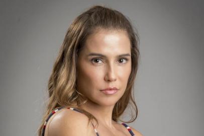 Cap 3 - Cena 16 - Karola ( Deborah Secco )