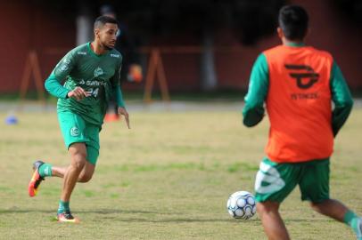  FARROUPILHA, RS, BRASIL 04/06/2018Juventude treina no Estádio das Castanheiras antes de enfrentar o Atlético-GO pela Série B do Brasileirão. Na foto: Volante Jair. (Felipe Nyland/Agência RBS)