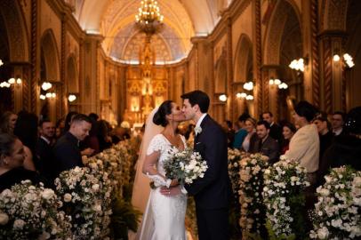 Empresário e ex-atleta Michael Bonatto e a médica Mayara Reis de Oliveira se casam em Caxias do Sul.