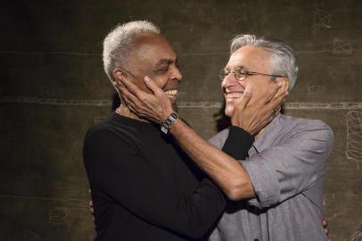 Amigos, Sons e Palavras, programa de Gilberto Gil no Canal Brasil, tem como primeiro convidado Caetano Veloso