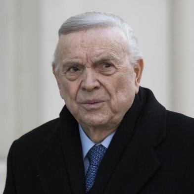  (FILES) In this file picture taken on November 15, 2017 Jose Maria Marin of Brazil, one of three defendants in the FIFA scandal, arrives at the Federal Courthouse in Brooklyn, New York.A US federal judge on August 22, 2018 sentenced Jose Maria Marin, the 86-year-old former head of the Brazilian football federation, to four years in a US prison over the massive FIFA corruption scandal. Marin was found guilty on December 22 in connection with nearly $6.6 million in bribes from sports marketing companies in exchange for contracts to broadcast major tournaments like the Copa America and the Copa Libertadores. / AFP PHOTO / Don EMMERTEditoria: SPOLocal: New YorkIndexador: DON EMMERTSecao: soccerFonte: AFPFotógrafo: STF