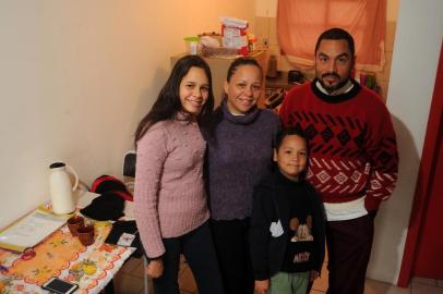  CAXIAS DO SUL, RS, BRASIL 22/08/2018Imigrantes venezuelanos começam a chegar a Caxias do Sul.  Elvis Mercado, 33, com esposa Mayela Sanchez, 35 e os filhos Jeremias, 7 e Emily, 13. A família vendeu tudo o que tinha para custear a viagem e chegou há duas semanas na cidade. (Felipe Nyland/Agência RBS)