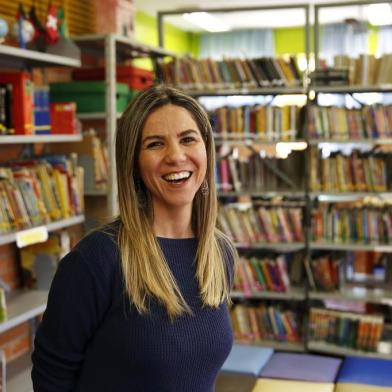  PORTO ALEGRE, RS, BRASIL, 17-08-2018. Entrevista com a professora Cíntia Nunes, finalista do Prêmio RBS de Educação no ano passado. Na foto: Cíntia Nunes. (FOTO: ANDERSON FETTER/AGÊNCIA RBS)