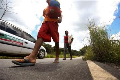 A chegada de venezuelanos a Pacaraima (RR), município com pouco mais de 12,3 mil habitantes, mudou a rotina da cidade. Nas poucas ruas, a impressão é de que se fala mais espanhol do que português. ¿? comum encontrar, nas lojas do centro, trabalhadores venezuelanos. Há casos em que todos os funcionários vieram da Venezuela.