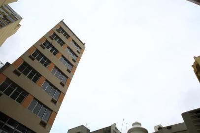  PORTOALEGRE -RS-BR 15.08.2018Prédio do antigo Hotel Açores, que foi alvo de ocupações pelos Lanceiros Negros, na Rua Andradas, no centro de Porto Alegre.FOTÓGRAFO: TADEU VILANI AGÊNCIARBS Editoria Porto Alegre