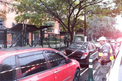  PORTO ALEGRE, RS, BRASIL, 24/08/2018 - Ladrão é morto ao tentar roubar carro no bairro Jardim Europa, em Porto Alegre. (Eduardo Paganella/Agência RBS)