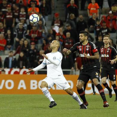 CURITIBA, PR - 25.08.2018: ATLÉTICO PR X GRÊMIO - Atlético PR x Grêmio, partida válida pela 21ª rodada da Série A do Campeonato Brasileiro 2018. Arena da Baixada, Curitiba PR. (Foto: Guilherme Artigas/Fotoarena/Lancepress!)