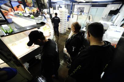  PORTO ALEGRE, RS, BRASIL, 27/08/2018 - Operação no Mercado Público de Porto Alegre. (FOTOGRAFO: RONALDO BERNARDI / AGENCIA RBS)