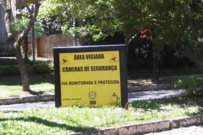 placas, sinalização, eptc, prostituição, ipanema, zona sul, porto alegre, oswaldo cruz, odila gay, colégio, garotas de programa