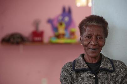  PORTO ALEGRE, RS, BRASIL - 2018.08.21 - Matéria especial para Primeira Pauta, pessoas que judam as outras. Na creche Cantinho da Vó Georgina, graças ao trabalho voluntário, crianças são atendidas no local. Na foto: Georgina Sirlei Conceição Alves (Foto: ANDRÉ ÁVILA/ Agência RBS)