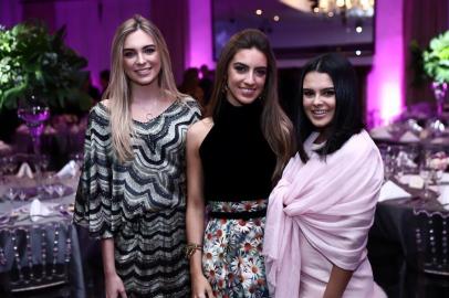  PORTO ALEGRE, RS, BRASIL, 28-08-2018. Carolina Bing, Paula Paglioli, Valentina Velasquez. 36º Jantar Anual da Liga Feminina de Combate ao Câncer. (CARLOS MACEDO/AGÊNCIA RBS)Indexador: Carlos Macedo