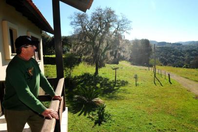  CAXIAS DO SUL, RS, BRASIL, 27/08/2018. O agricultor Valter Gaiardo, 73 anos, mora na Linha 40 em uma área que passou a ser considerada urbana com o plano diretor de 2007. (Diogo Sallaberry/Agência RBS)