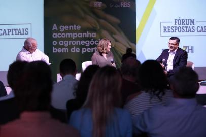  ESTEIO-RS- BRASIL- 30/08/2018- Forum Respostas  Capitais na Expointer com o Banco Sicredi. Na foto ESQ/DIR- João Tavares, Marta Sfredo e Gerson Seefeld.  FOTO ANDRÉ ÁVILA/ZERO HORA. 