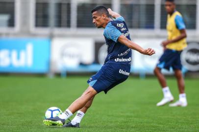 RS - FUTEBOL/TREINO GREMIO  - ESPORTES - Jogadores do Gremio realizam treino durante a tarde desta quarta-feira no Centro de Treinamentos Luiz Carvalho, na preparacao para o Campeonato Brasileiro 2018. FOTO: LUCAS UEBEL/GREMIO FBPA