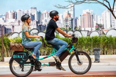 Novas formas de mobilidade urbana: bicicleta da Bikxi. 