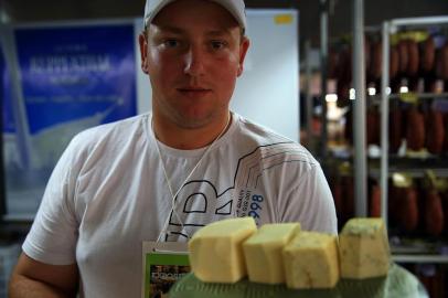  ESTEIO, RS, BRASIL, 30/08/2018 - Estreantes no Pavilhão da Agricultura Familiar, Expointer 2018. Na foto: Rejane Gottschalk, de Nova Petrópolis, trouxe geléia de flores. (FOTOGRAFO: TADEU VILANI / AGENCIA RBS)