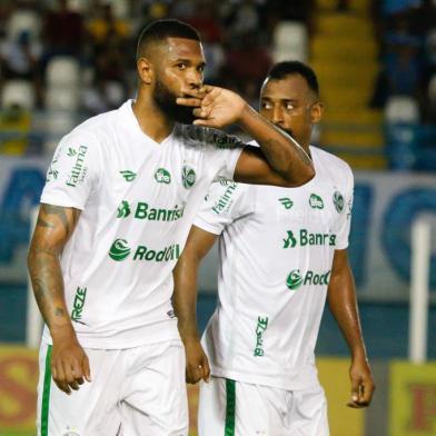 PAYSANDU E JUVENTUDEPA - PAYSANDU-JUVENTUDE - ESPORTES - O jogador Bonfim comemora gol da Juventude durante a partida entre Paysandu e Juventude, válida pela Série B do Campeonato Brasileiro 2018 no Estádio da Curuzú em Belém (PA), na noite desta sexta-feira (31). 31/08/2018 - Foto: RICARDO LIMA/FUTURA PRESS/FUTURA PRESS/ESTADÃO CONTEÚDOEditoria: ESPORTESIndexador: RICARDO LIMAFotógrafo: FUTURA PRESS