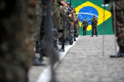 CAXIAS DO SUL, RS, BRASIL, 17/07/2018100 anos do exército e cápsula do tempo. (Lucas Amorelli/Agência RBS)