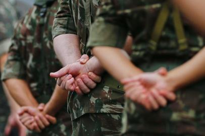  PORTO ALEGRE, RS, BRASIL, 21-02-2018: Cerimônia realizada pelo Comando Militar do Sul, alusiva ao 73º aniversário da Tomada de Monte Castelo na Segunda Guerra Mundial, contou com homenagens aos Pracinhas (combatentes Brasileiros na Guerra). A formatura foi realizada no 3º Batalhão de Polícia do Exército em Porto Alegre (FOTO FÉLIX ZUCCO/AGÊNCIA RBS, Editoria de Notícias).Indexador: Felix Zucco