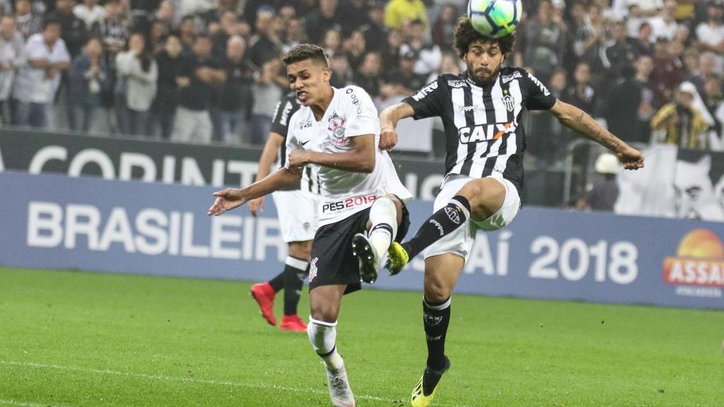Corinthians sai na frente, mas leva empate do Atlético-MG e cai