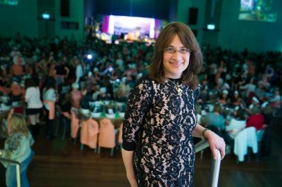  PORTO ALEGRE, RS, BRASIL, 13-09-2017.  Mimi Liberow. Projeto mundial reúne mulheres de diferentes gerações para Mega Challah Bake na casa NTX. (FOTO ANDRÉA GRAIZ/AGÊNCIA RBS, REDE SOCIAL).Indexador: Andrea Graiz