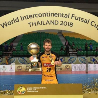  Caxiense Matheus Sacon conquistou o título do Mundial de Futsal pelo Magnus/Sorocaba.