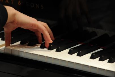  Ensaio no Concurso Internacional de Piano, a final acontece neste sábado no teatro Pedro Ivo.Indexador: FLAVIO NEVES                    