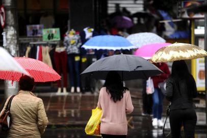  CAXIAS DO SUL, RS, BRASIL, 03/09/2018Clima. Tempo fechado com chuva o dia todo em Caxias do Sul. (Lucas Amorelli/Agência RBS)