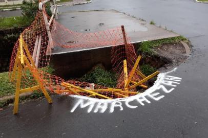 Buracos Marchezan: crateras no bairro Sarandi, em Porto Alegre, recebem pinturas com sobrenome do prefeito