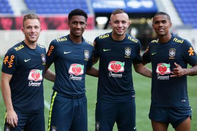 Grêmio, arthur, douglas costa, tetê, everton, seleção brasileira