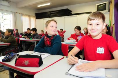  PICADA CAFÉ, RS, BRASIL, 06/09/2018. Escola Municipal de Ensino Fundamental Santa Joana Francisca, em Picada Café, apresenta boas notas no Ideb, o  Índice de Desenvolvimento da Educação Básica. Os alunos têm acesso a diferentes oficinas e atividades, como patinação, dança aérea, horta coletiva, cooperativa. Nas aulas, eles estudam Português, Inglês e Alemão desde as séries iniciais.  (Diogo Sallaberry/Agência RBS)