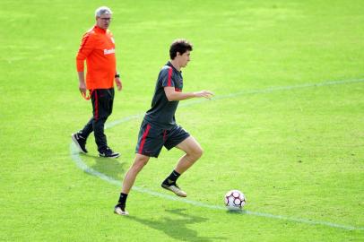 Odair Hellmann e Rodrigou Dourado em treino do Inter