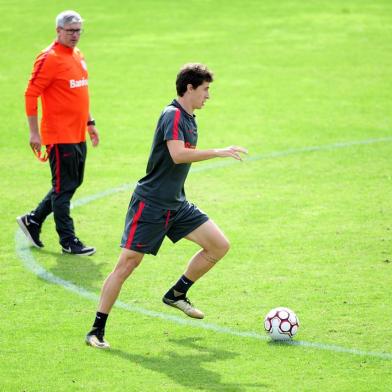 Odair Hellmann e Rodrigou Dourado em treino do Inter