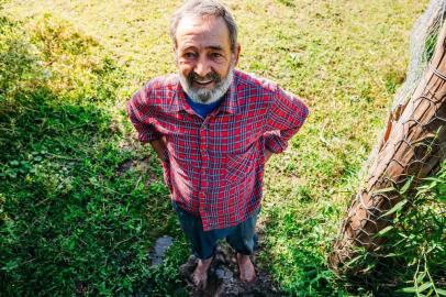 PORTO ALEGRE, RS, BRASIL, 06/09/2018 - Coisas de interior em Porto Alegre. Na foto - O agricultuor: Dodô.(FOTOGRAFO: OMAR FREITAS / AGENCIA RBS)Indexador: Felipe Nogs