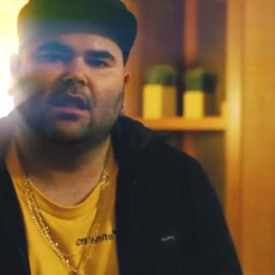 Rapper Fett lança novo clipe