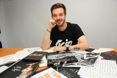  CAXIAS DO SUL, RS, BRASSIL  (08/03/2018). Pedro Guerra lança o livro Vicio. (Roni Rigon/Pioneiro).