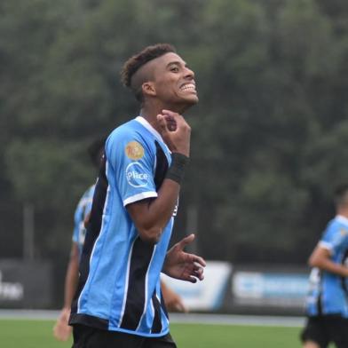 Jean Pyerre, do Grêmio, em jogo contra o Novo Hamburgo pelo Gauchão sub-20