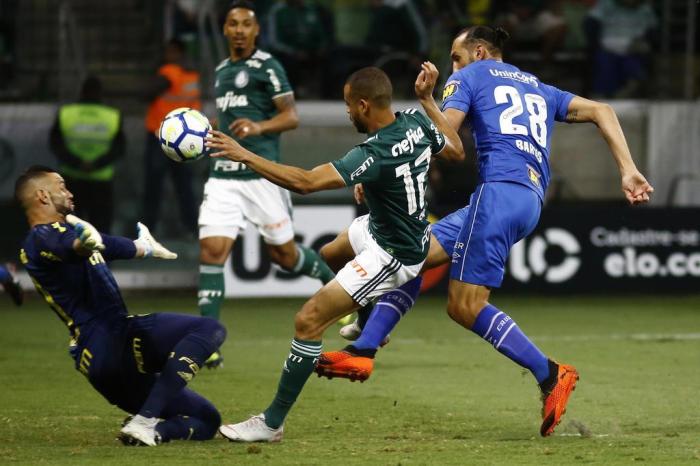 Corinthians vence o Palmeiras e larga na frente na semifinal do