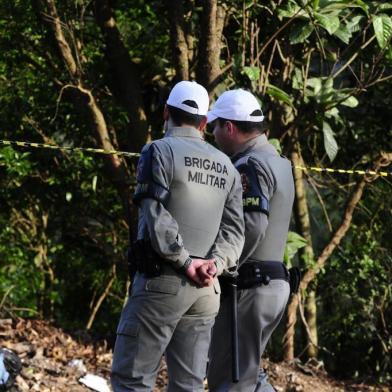  PORTO ALEGRE, RS, BRASIL, 13/09/2018 - Corpos carbonizados e esquartejados encontrados na R. Santa Fé. (FOTOGRAFO: RONALDO BERNARDI / AGENCIA RBS)