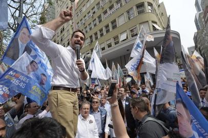 eduardo leite na esquina democrática