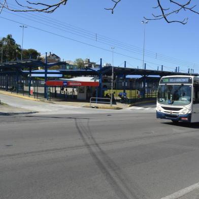 BR-116 terá sinaleira para pedestre com botoeira na esquina com Ernesto Marsiaj.