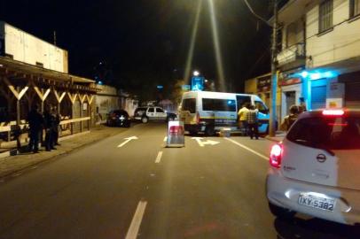 Blitz flagra motoristas dirigindo bêbados em caxias.