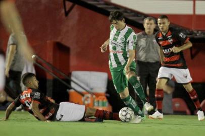 ATLÉTICO GO E JUVENTUDEGO - ATLÉTICO-GO x JUVENTUDE - ESPORTES - Atlético -GO x Juventude, jogo válido pela 28ª rodada da série B do Campeonato Brasileiro e realizado no Estádio Antônio Acciolly em Goiânia (GO), nesta terça-feira (18). (Carlos Costa/Futura Press/Estadão Conteúdo)Editoria: ESPORTESIndexador: CARLOS COSTAFotógrafo: FUTURA PRESS