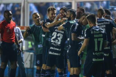 Gremio x Atletico TucumanRS - FUTEBOL/CONMEBOL LIBERTADORES 2018 /GREMIO X ATLÃTICO TUCUMAN - ESPORTES - Lance da partida entre Gremio e Atletico Tucuman disputada na noite desta terca-feira, no Estadio Jose Fierro, em Tucuman, valida pela Conmebol Libertadores 2018. FOTO: LUCAS UEBEL/GREMIO FBPAEditoria: SPOIndexador: Lucas UebelSecao: futebolFonte: Gremio.netFotógrafo: Gremio x Atletico Tucuman