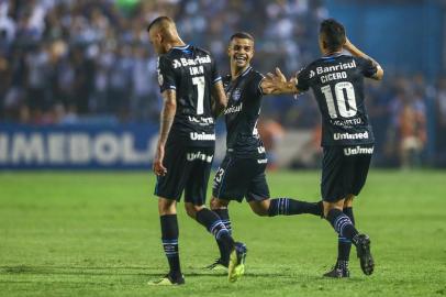 Gremio x Atletico TucumanRS - FUTEBOL/CONMEBOL LIBERTADORES 2018 /GREMIO X ATLÃTICO TUCUMAN - ESPORTES - Lance da partida entre Gremio e Atletico Tucuman disputada na noite desta terca-feira, no Estadio Jose Fierro, em Tucuman, valida pela Conmebol Libertadores 2018. FOTO: LUCAS UEBEL/GREMIO FBPAEditoria: SPOIndexador: Lucas UebelSecao: futebolFonte: Gremio.netFotógrafo: Gremio x Atletico Tucuman