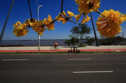  PORTOALEGRE - RS/BR 19.09.2018Tempo com sol e temperaturas agradáveis na véspera do feriado de 20 de setembro.FOTÓGRAFO: TADEU VILANI AGÊNCIARBS