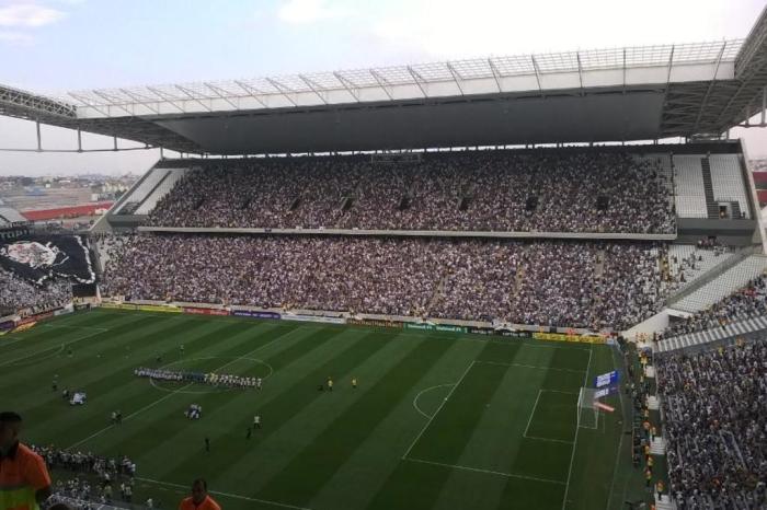 Pelo Brasileirão, Corinthians recebe Internacional na Neo Química Arena