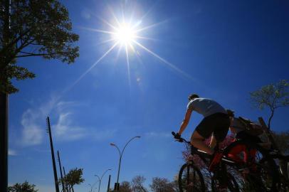  PORTOALEGRE - RS/BR 19.09.2018Tempo com sol e temperaturas agradáveis na véspera do feriado de 20 de setembro.FOTÓGRAFO: TADEU VILANI AGÊNCIARBS