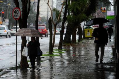  CAXIAS DO SUL, RS, BRASIL, 04/09/2018. Ambiental de clima chuvoso em Caxias do Sul. (Diogo Sallaberry/Agência RBS)